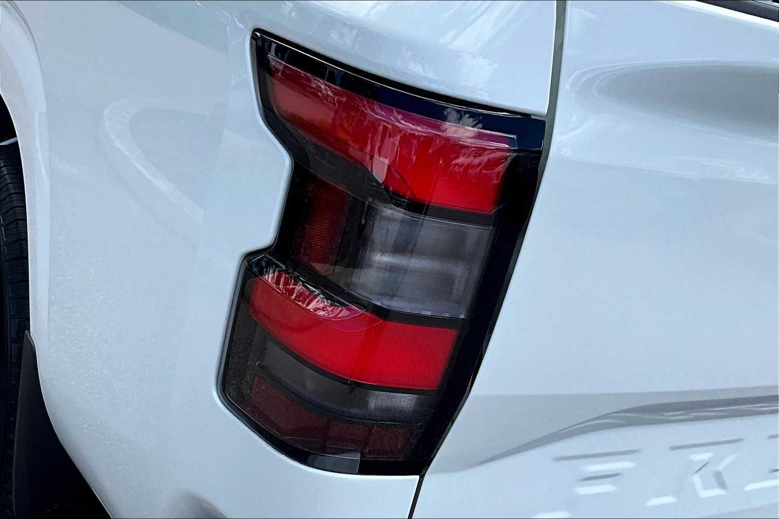 2025 Nissan Frontier SV - Photo 33
