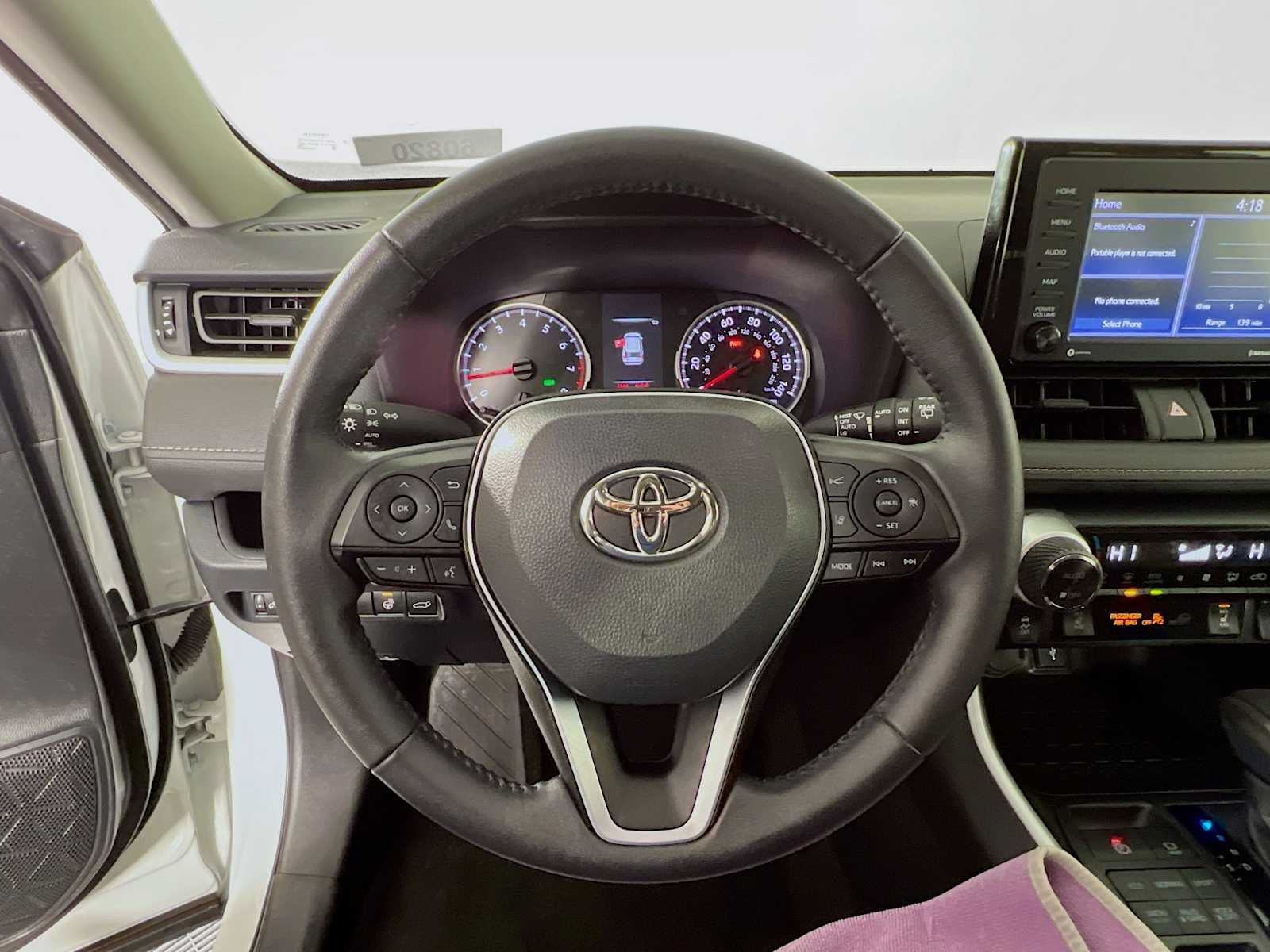 2022 Toyota RAV4 XLE - Photo 11