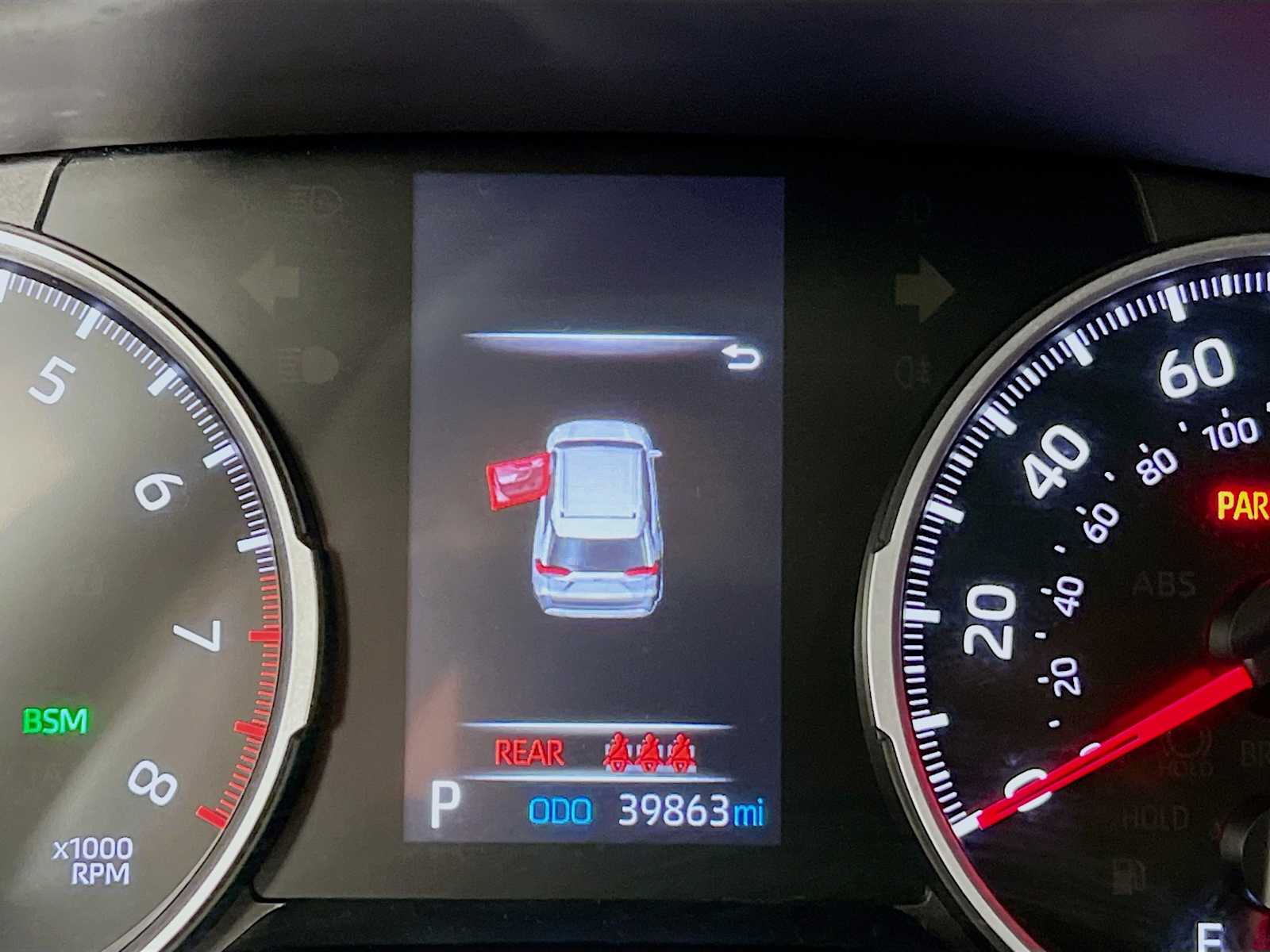 2022 Toyota RAV4 XLE - Photo 12