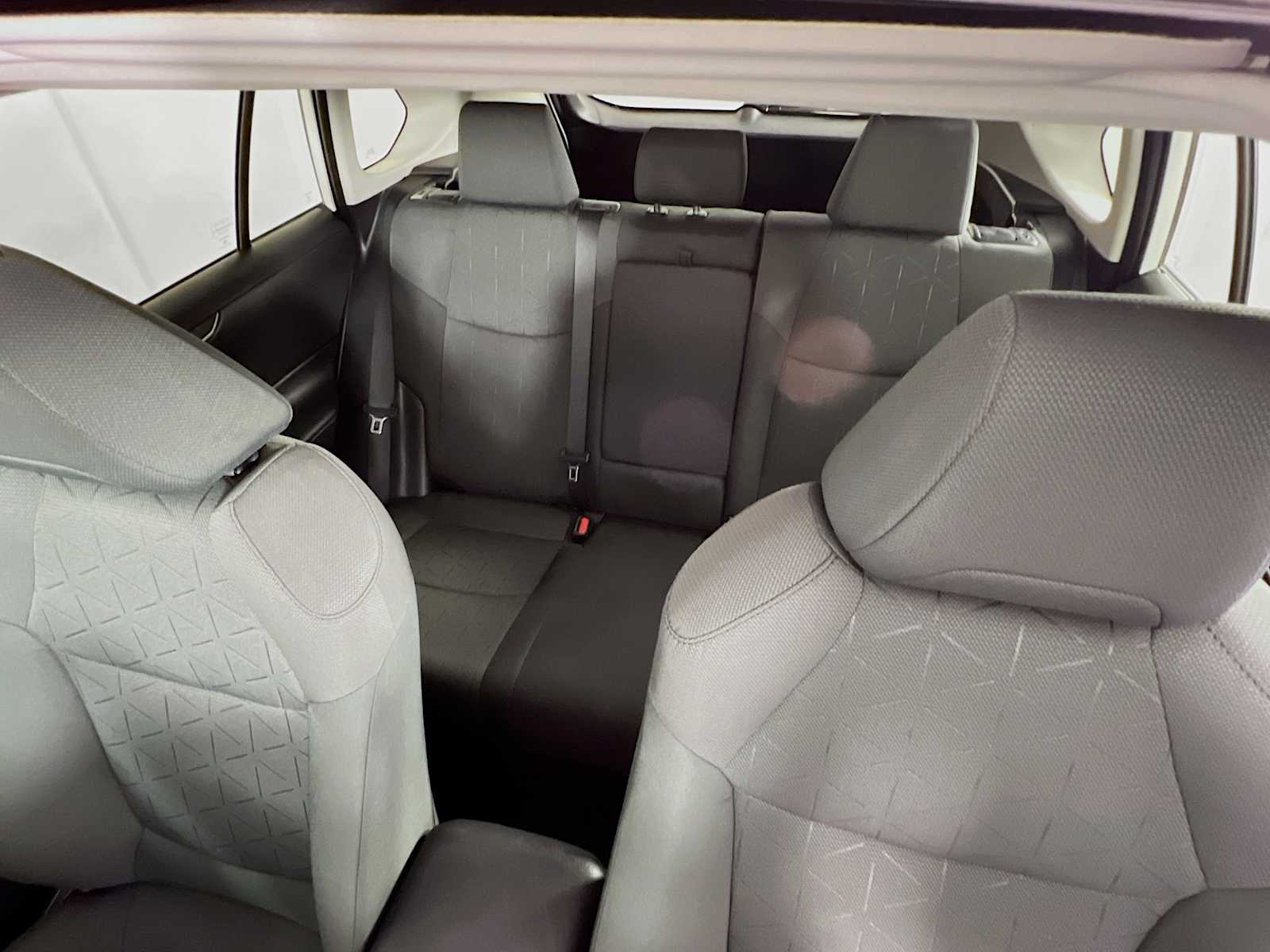 2022 Toyota RAV4 XLE - Photo 22