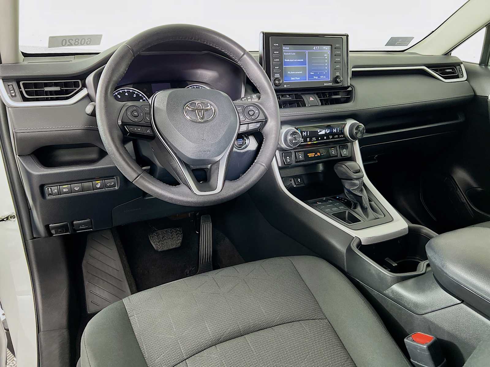 2022 Toyota RAV4 XLE - Photo 9
