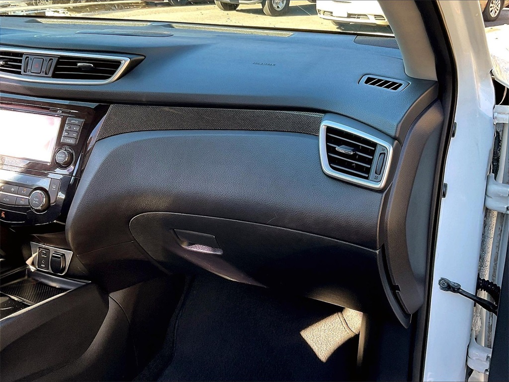 2016 Nissan Rogue SL - Photo 12