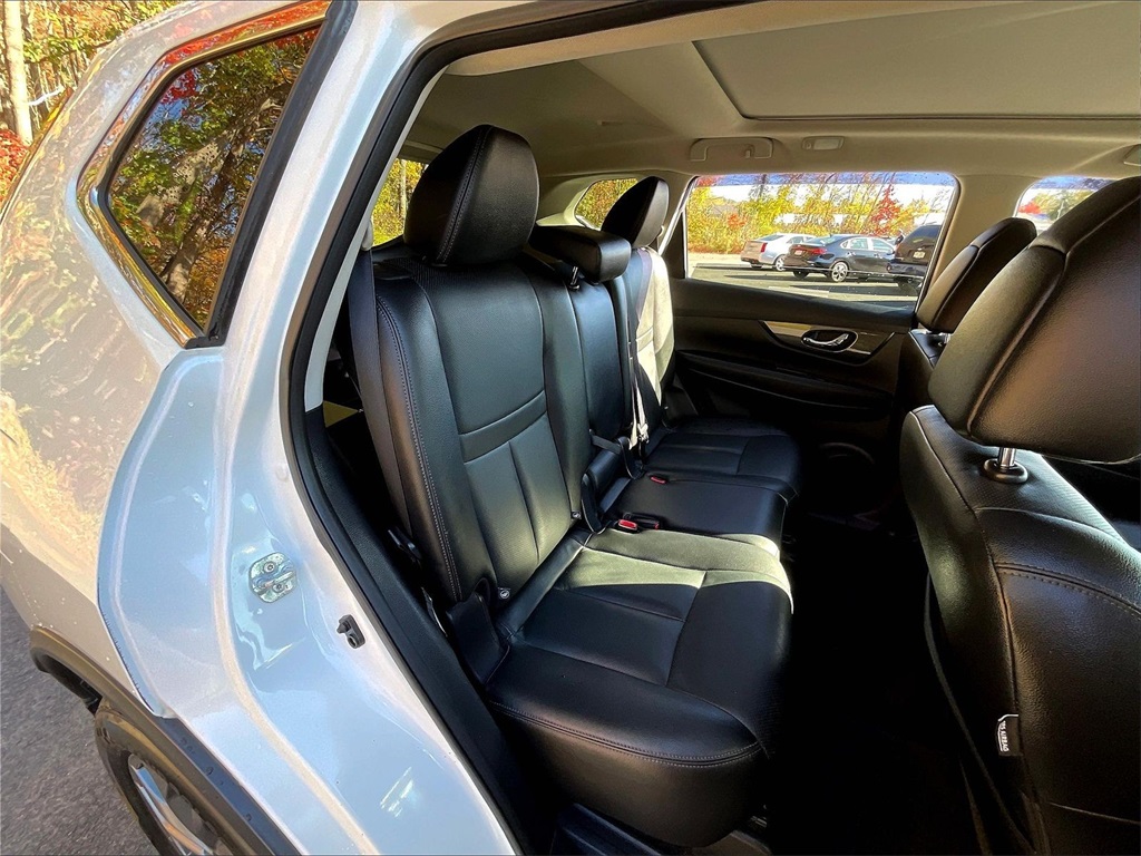 2016 Nissan Rogue SL - Photo 18