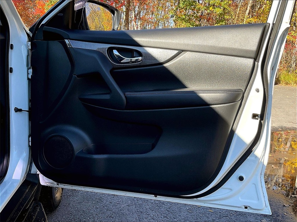 2016 Nissan Rogue SL - Photo 25