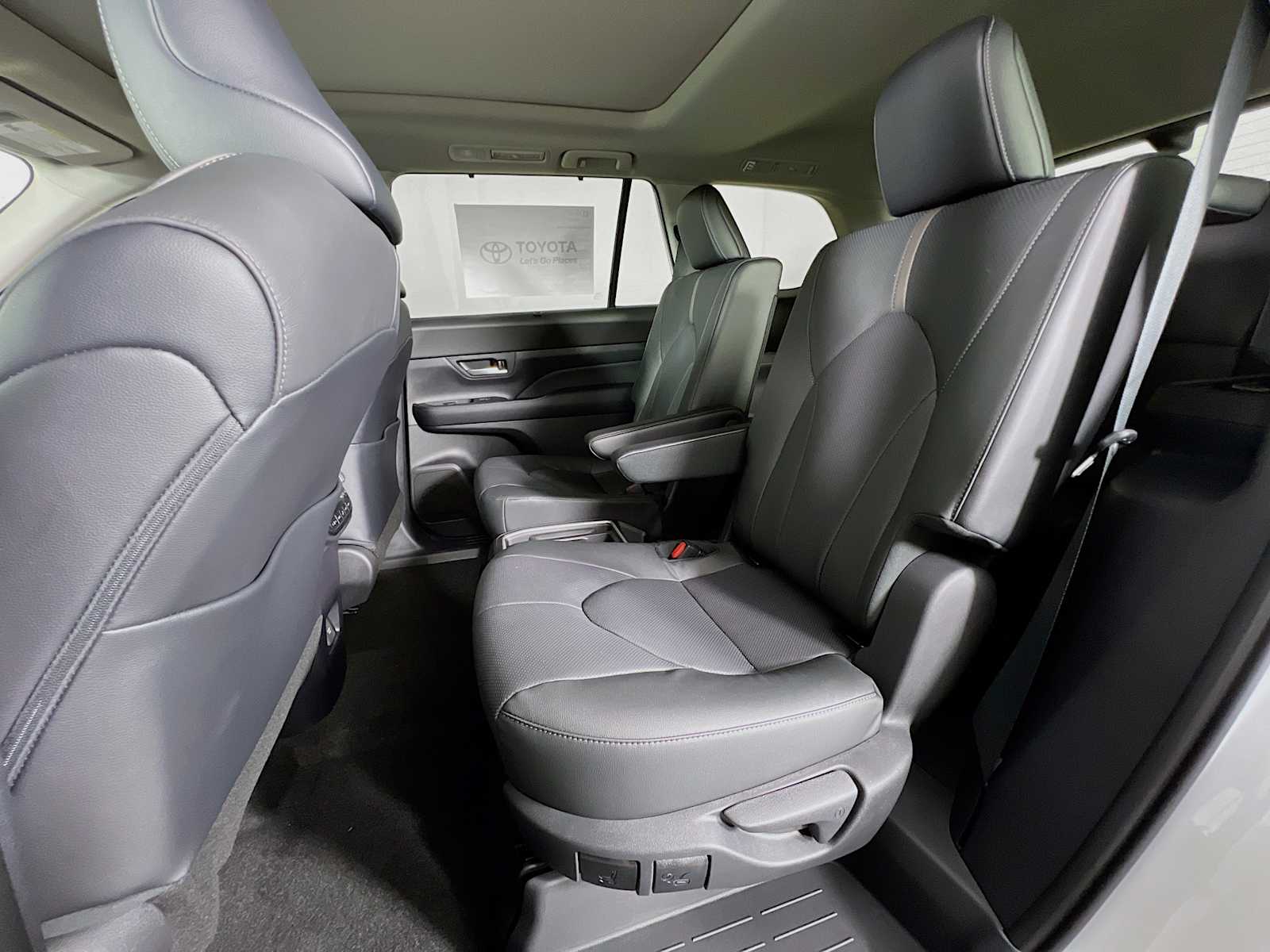 2025 Toyota Grand Highlander Platinum - Photo 13