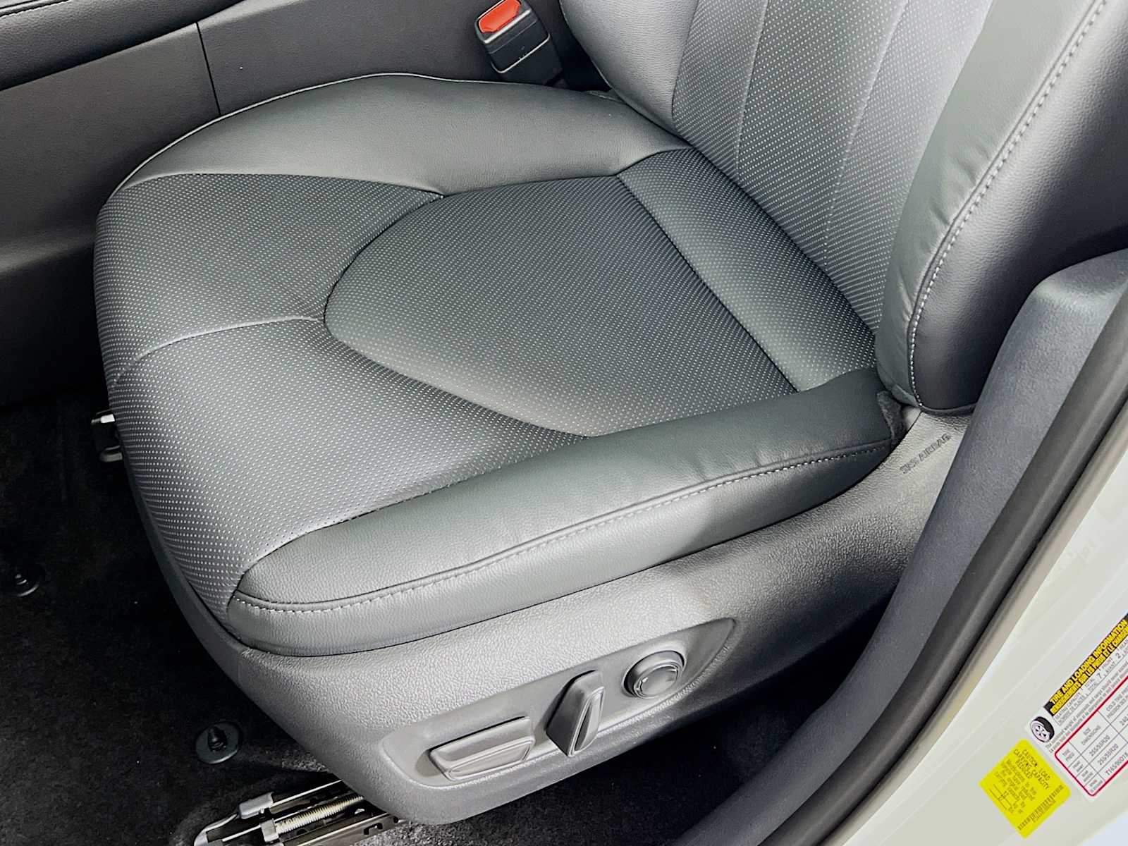 2025 Toyota Grand Highlander Platinum - Photo 17