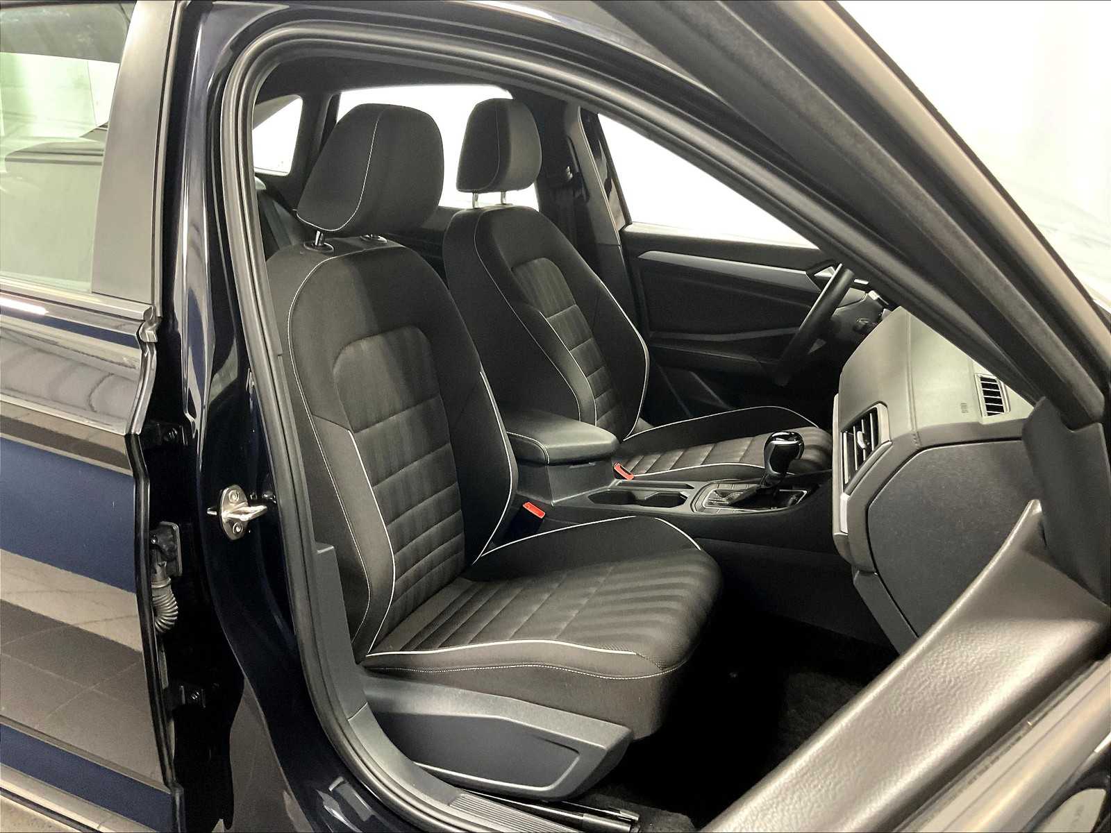 2024 Volkswagen Jetta Sport - Photo 11