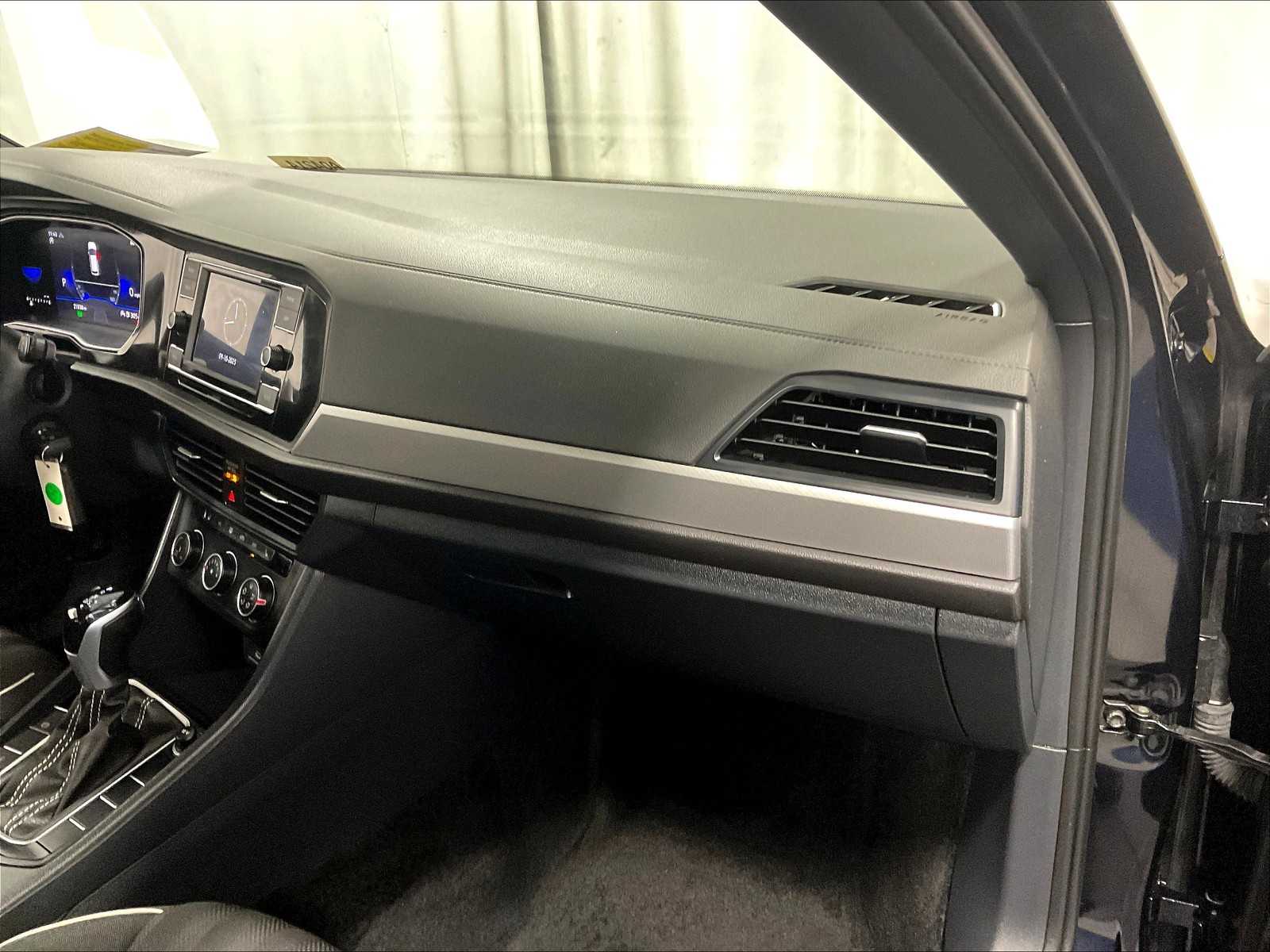 2024 Volkswagen Jetta Sport - Photo 13