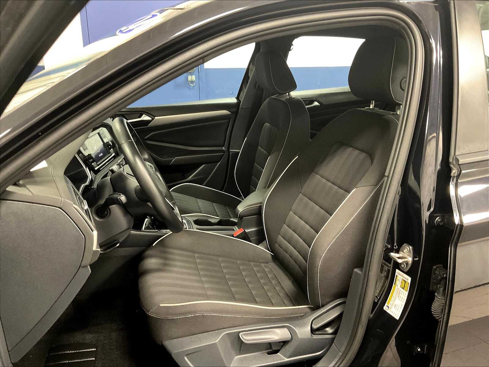 2024 Volkswagen Jetta Sport - Photo 10