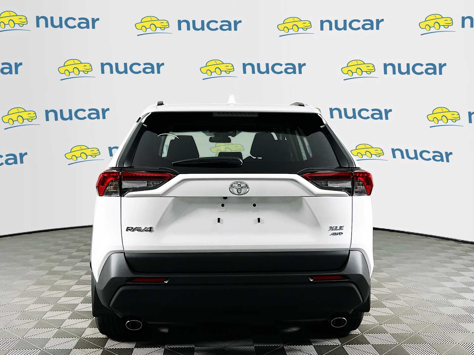 2025 Toyota RAV4 XLE - Photo 5