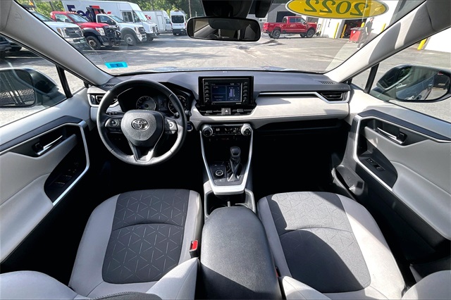 2022 Toyota RAV4 Hybrid XLE - Photo 16
