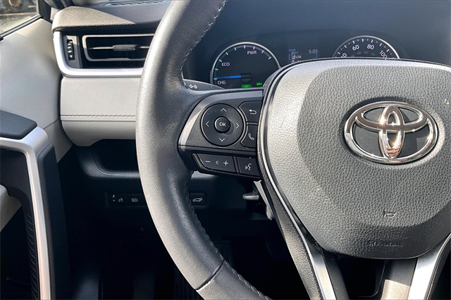 2022 Toyota RAV4 Hybrid XLE - Photo 24