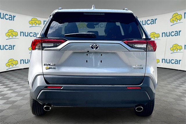 2022 Toyota RAV4 Hybrid XLE - Photo 4