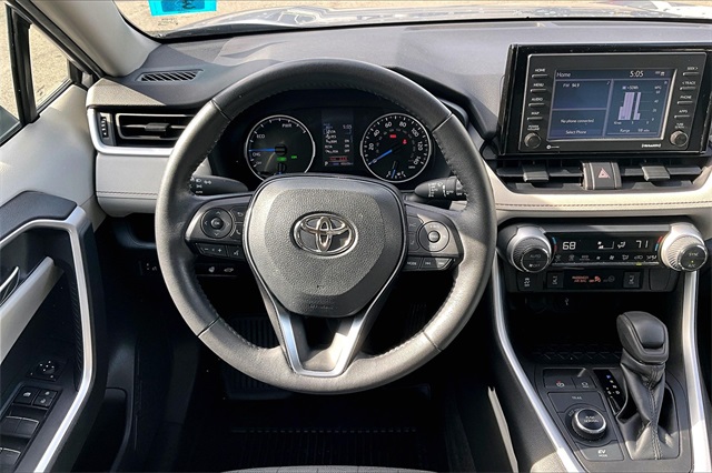2022 Toyota RAV4 Hybrid XLE - Photo 5