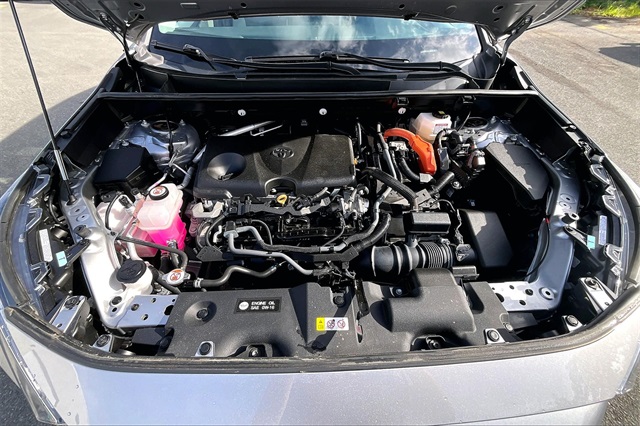 2022 Toyota RAV4 Hybrid XLE - Photo 10