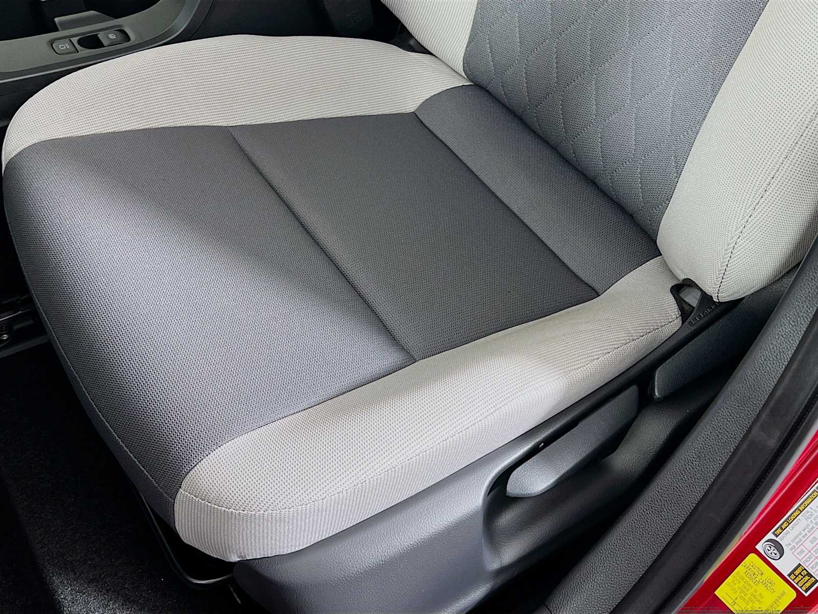 2026 Toyota Corolla Hybrid LE - Photo 16