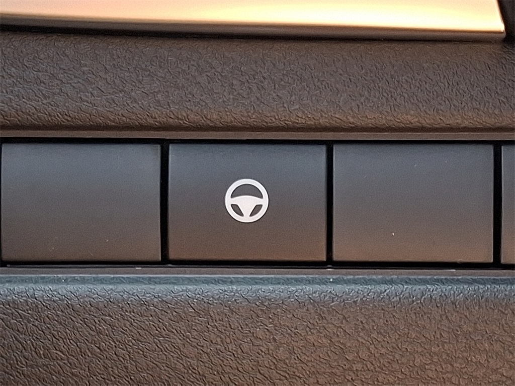 2025 Nissan Rogue SV - Photo 17
