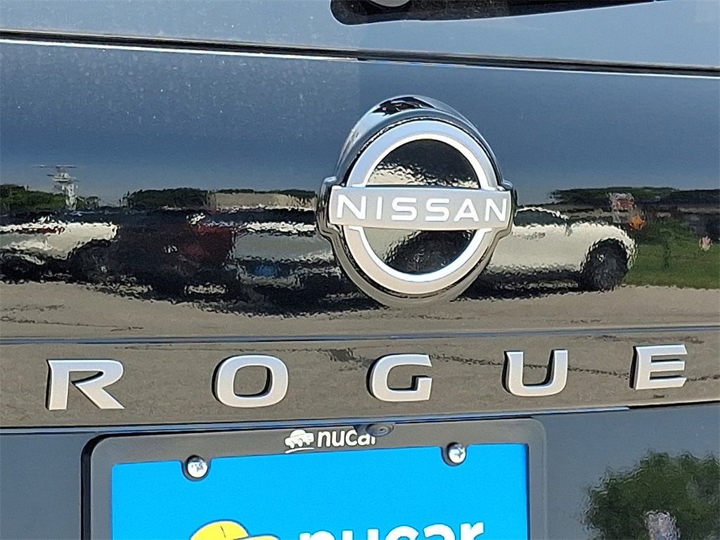2025 Nissan Rogue SV - Photo 20