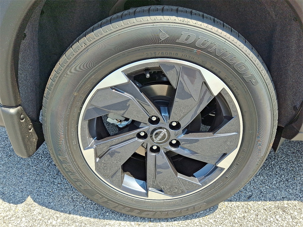 2025 Nissan Rogue SV - Photo 5