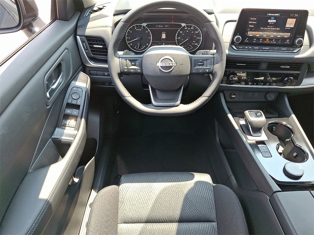 2025 Nissan Rogue SV - Photo 7