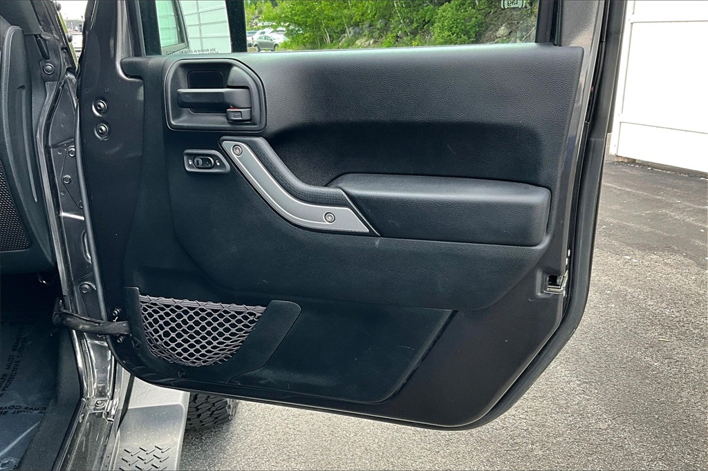 2018 Jeep Wrangler JK Unlimited Sahara - Photo 12