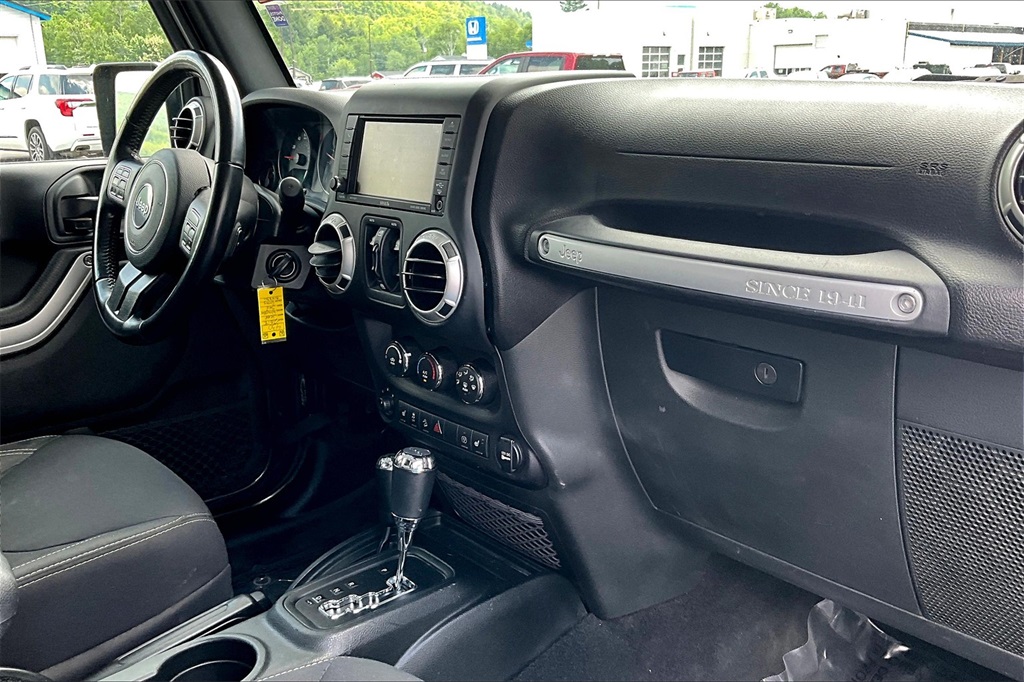 2018 Jeep Wrangler JK Unlimited Sahara - Photo 14
