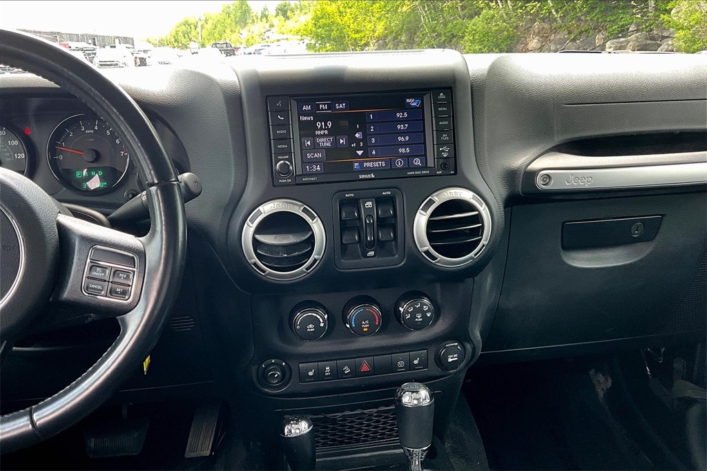 2018 Jeep Wrangler JK Unlimited Sahara - Photo 18