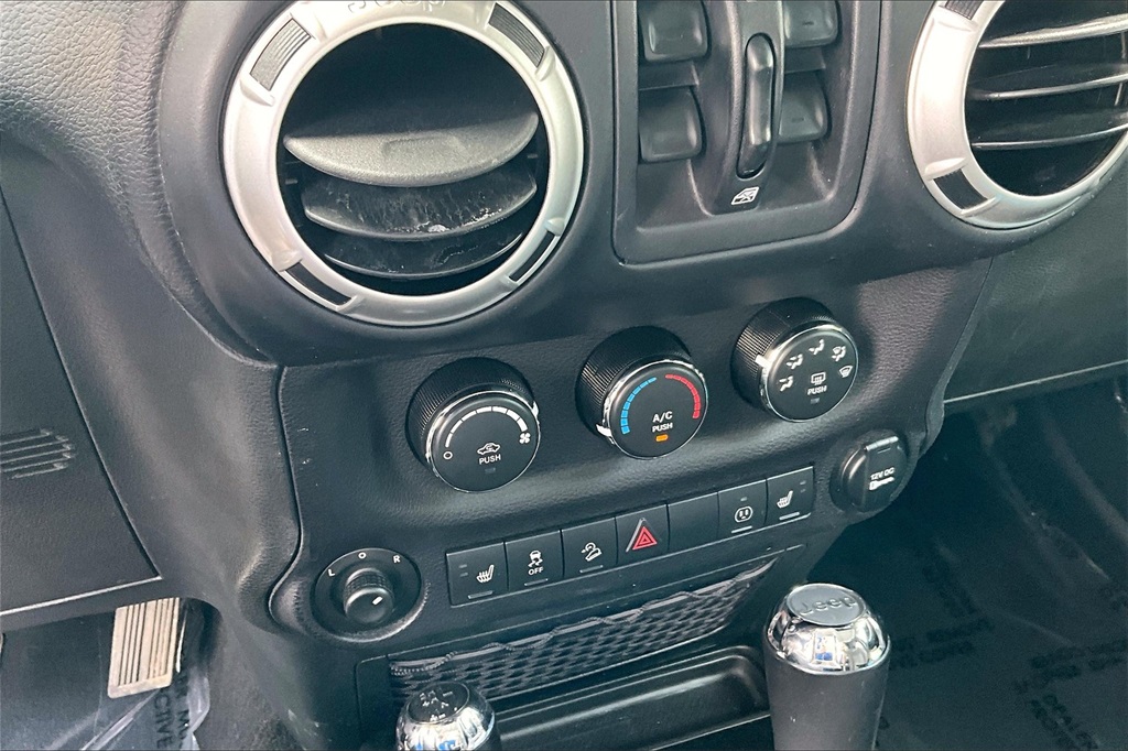 2018 Jeep Wrangler JK Unlimited Sahara - Photo 24