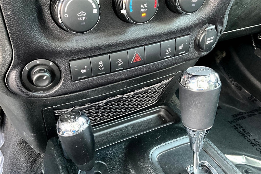 2018 Jeep Wrangler JK Unlimited Sahara - Photo 25