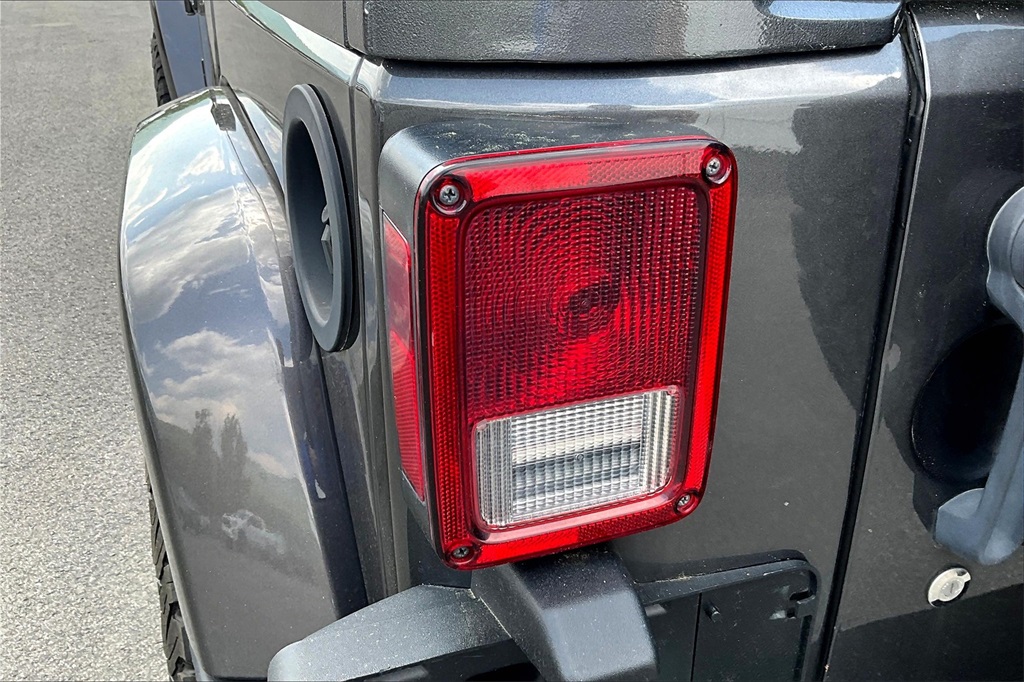 2018 Jeep Wrangler JK Unlimited Sahara - Photo 30