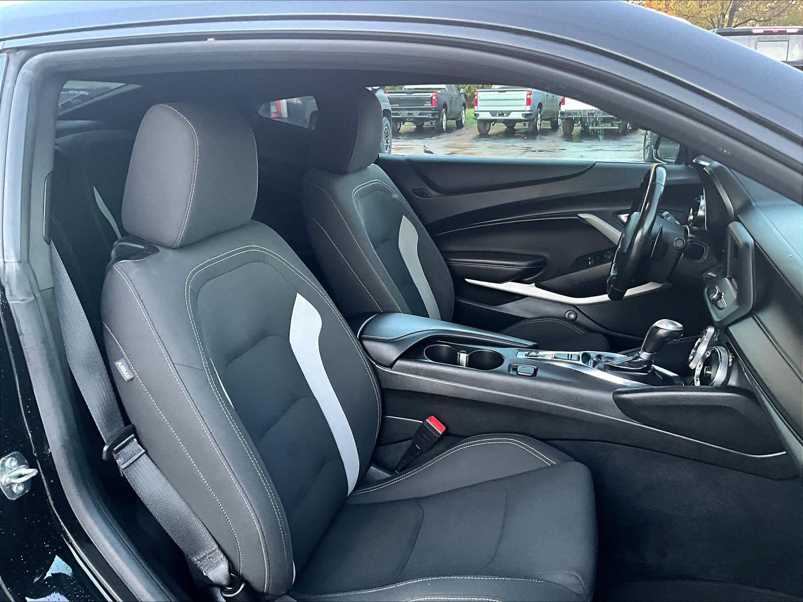 2022 Chevrolet Camaro 1LT - Photo 11