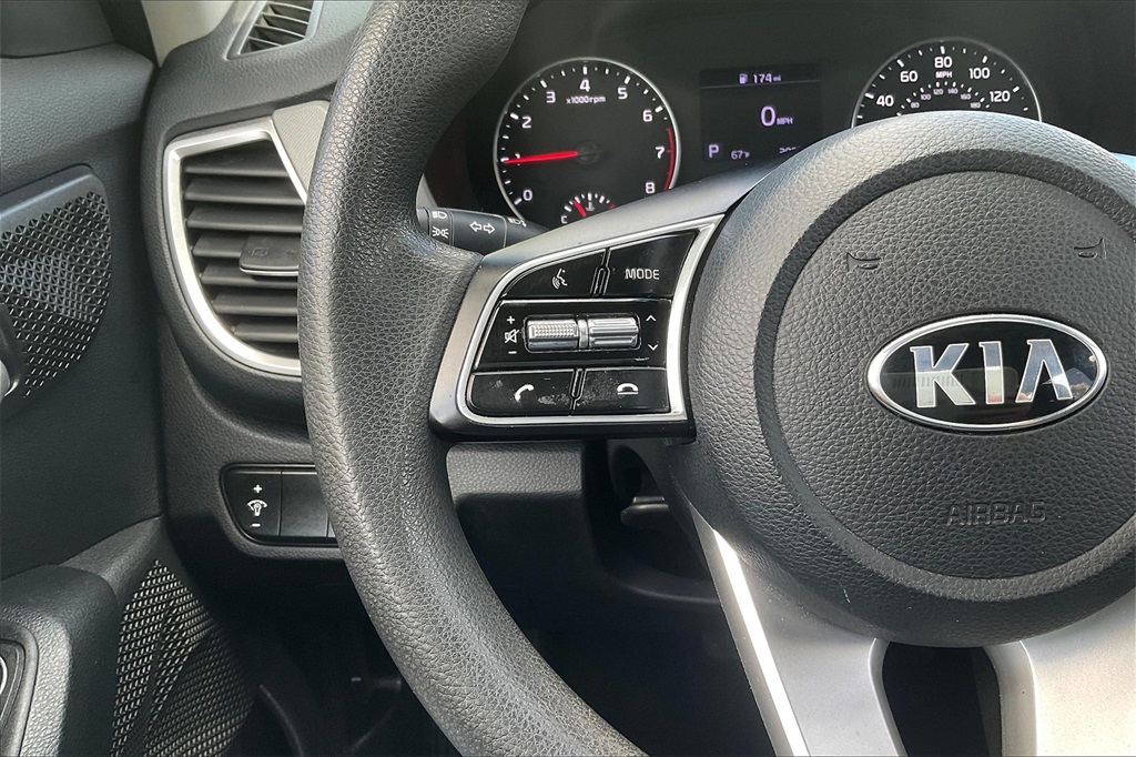 2021 Kia Seltos LX - Photo 23