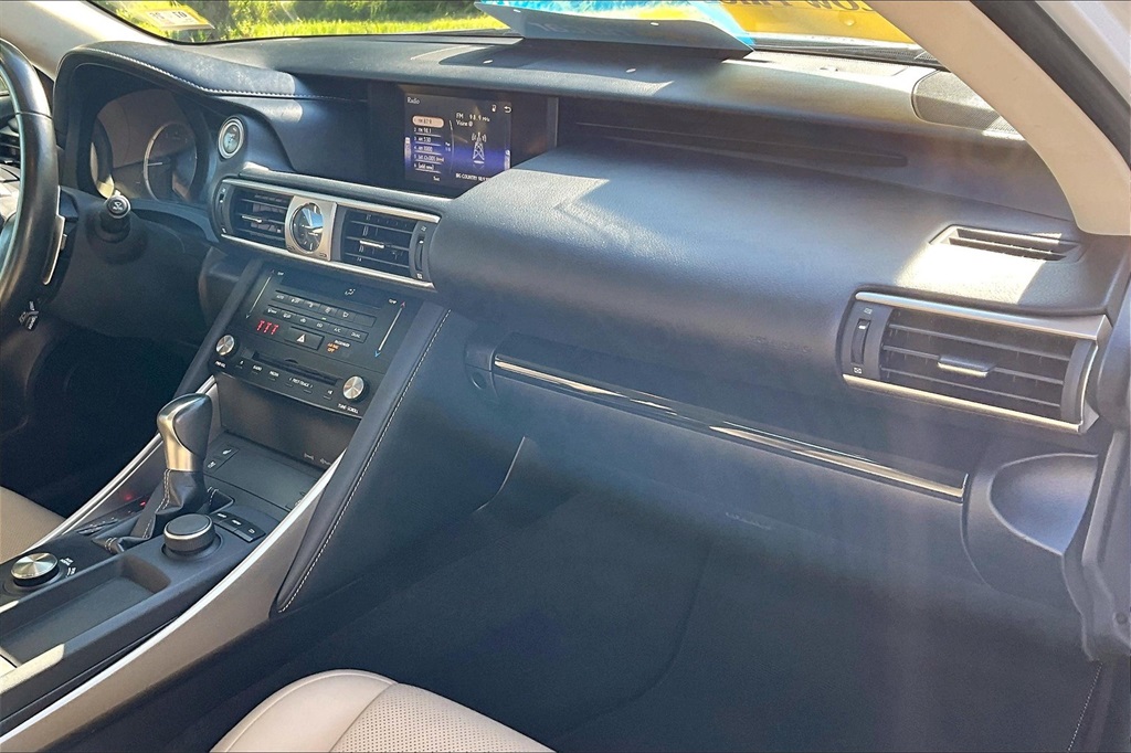 2018 Lexus IS 300 - Photo 14