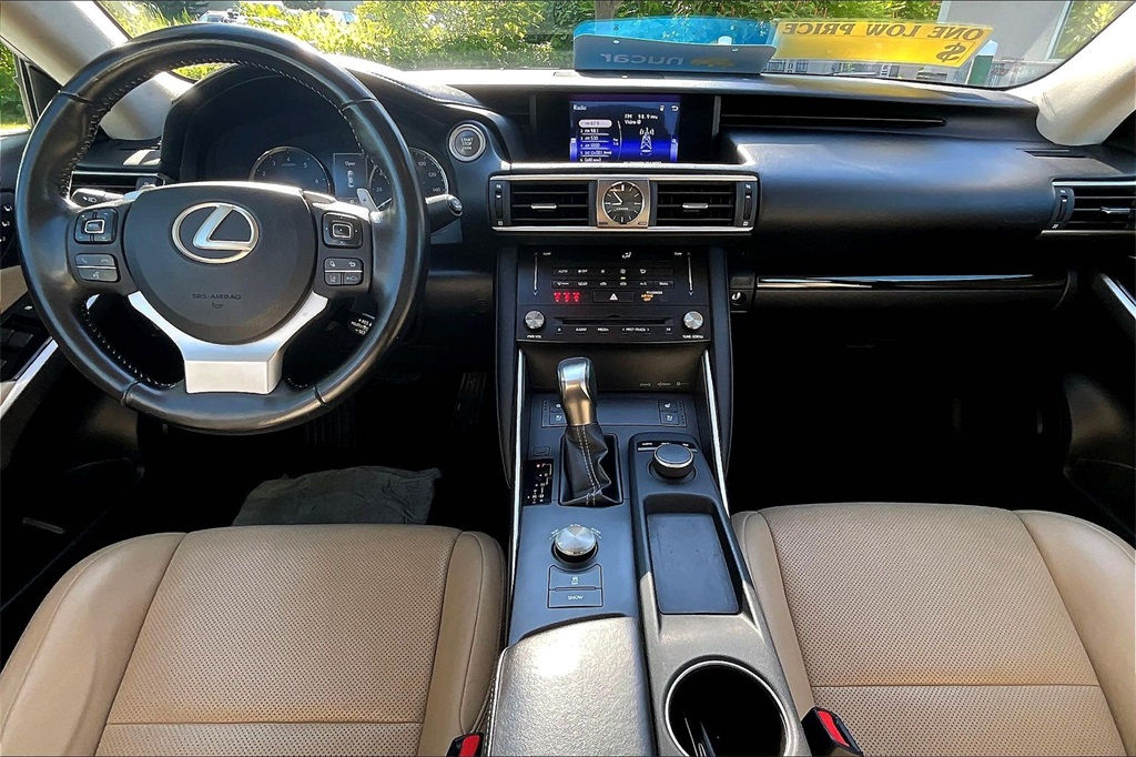 2018 Lexus IS 300 - Photo 21