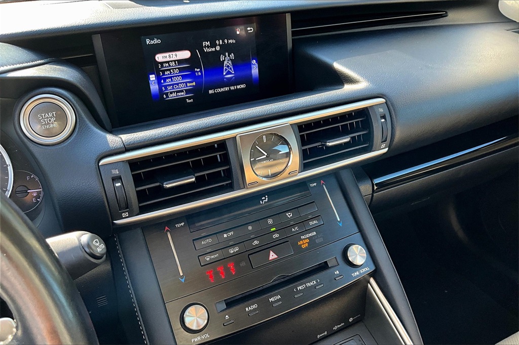 2018 Lexus IS 300 - Photo 26