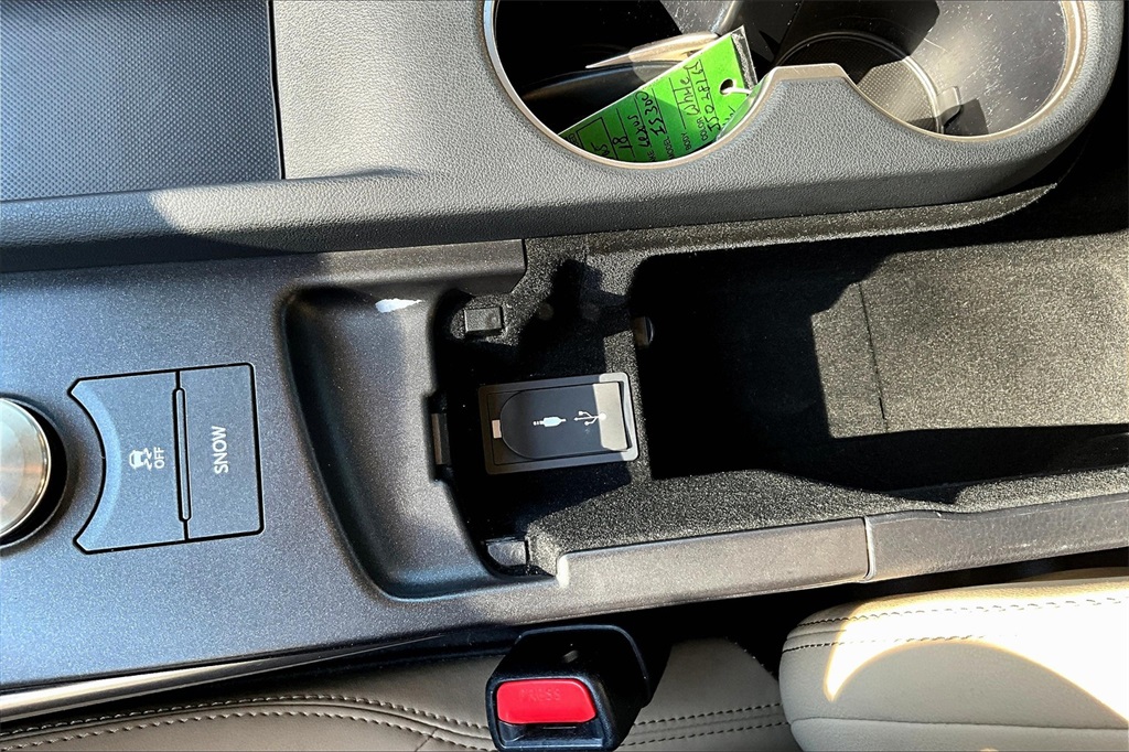 2018 Lexus IS 300 - Photo 27