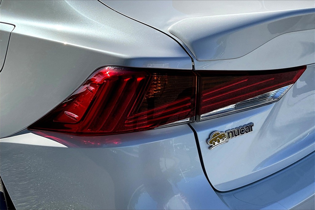 2018 Lexus IS 300 - Photo 34