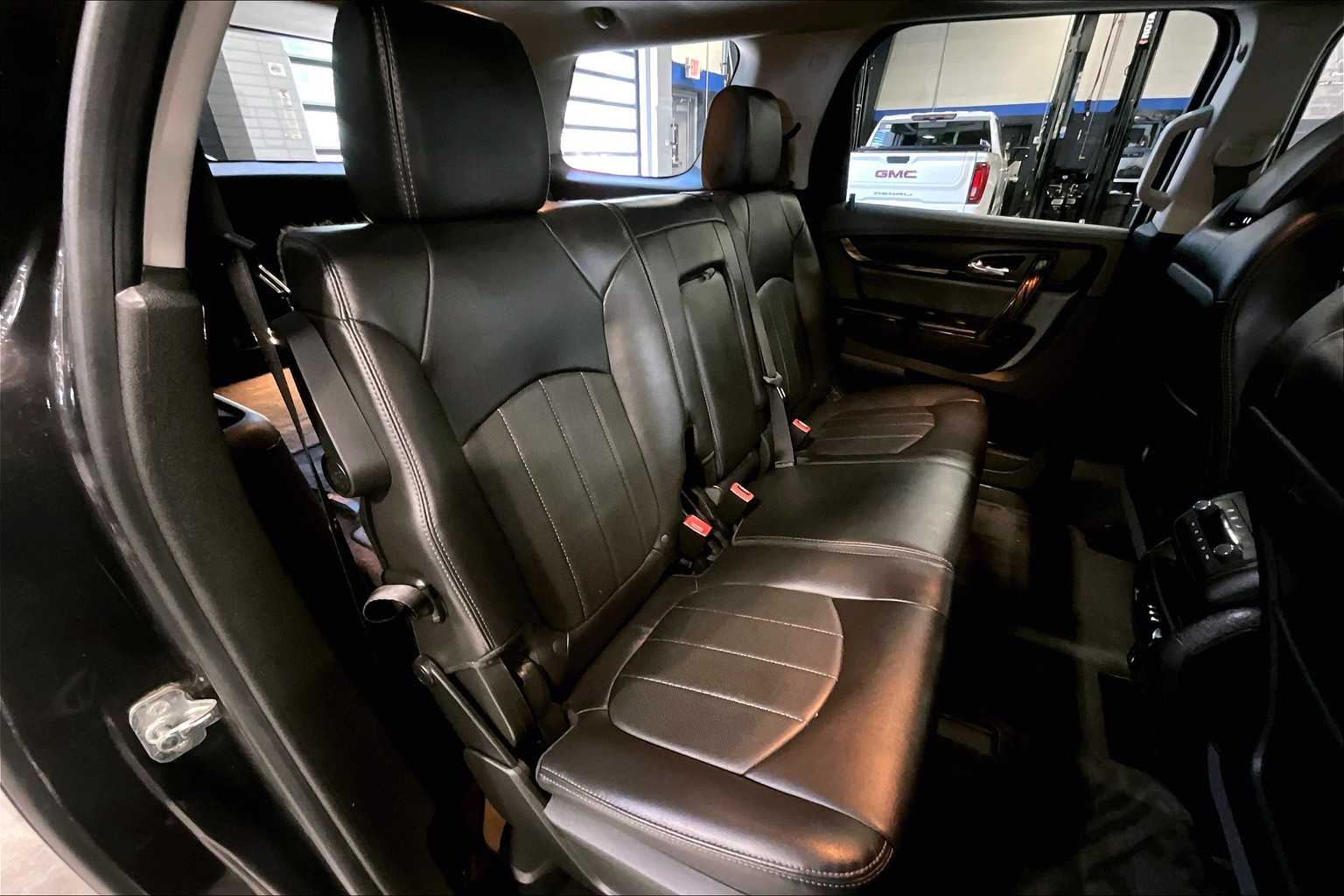 2016 GMC Acadia Denali - Photo 16