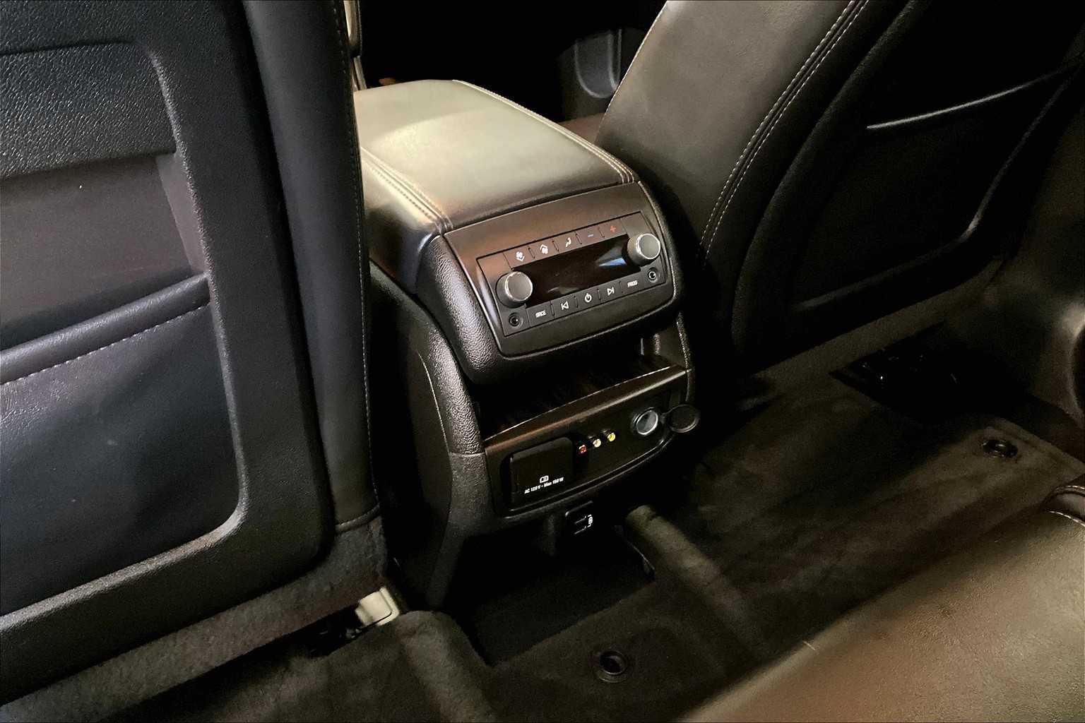 2016 GMC Acadia Denali - Photo 29