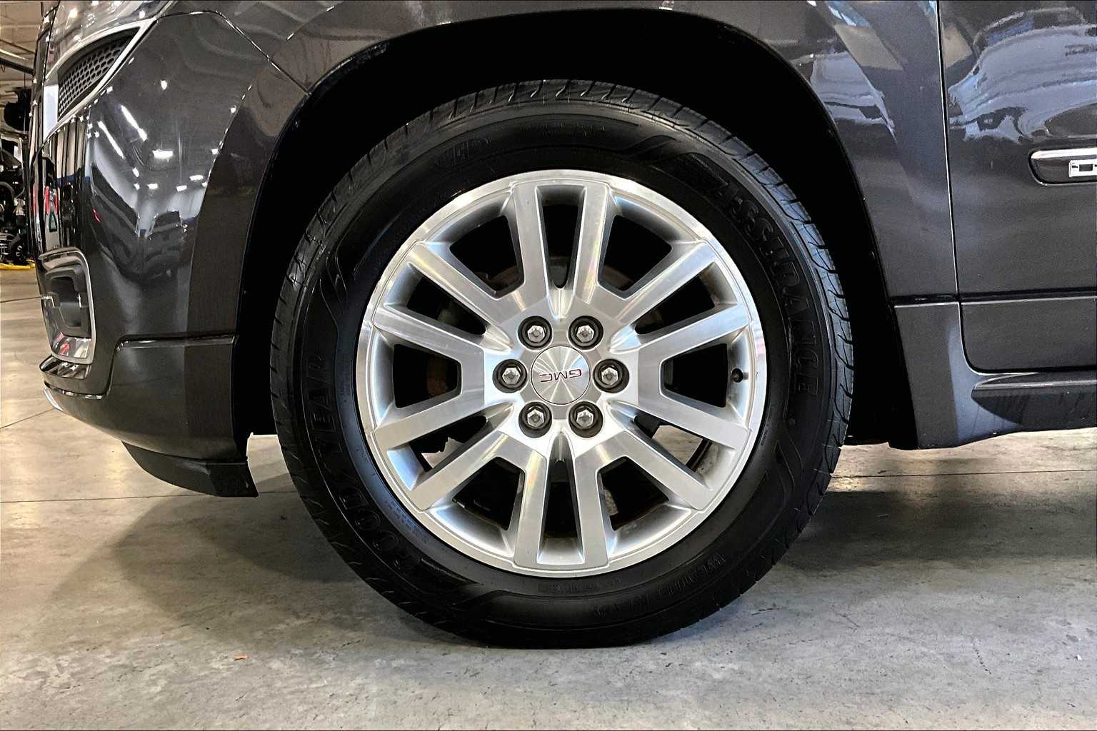 2016 GMC Acadia Denali - Photo 7