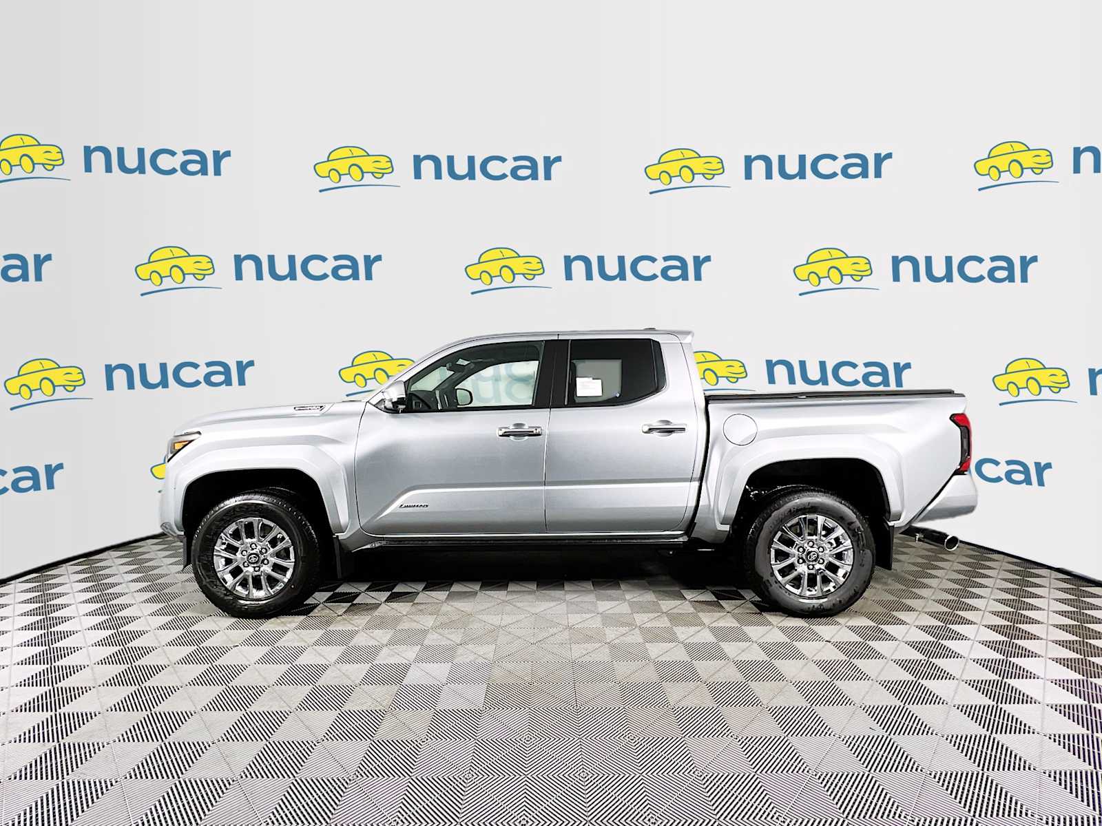 2025 Toyota Tacoma Limited Hybrid - Photo 3