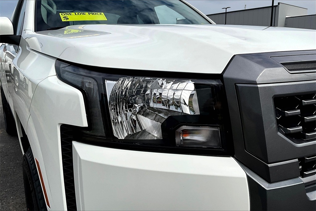 2025 Nissan Frontier SV - Photo 34