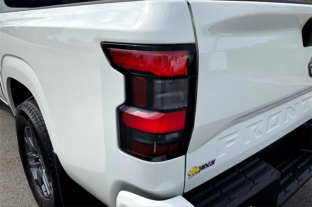 2025 Nissan Frontier SV - Photo 35