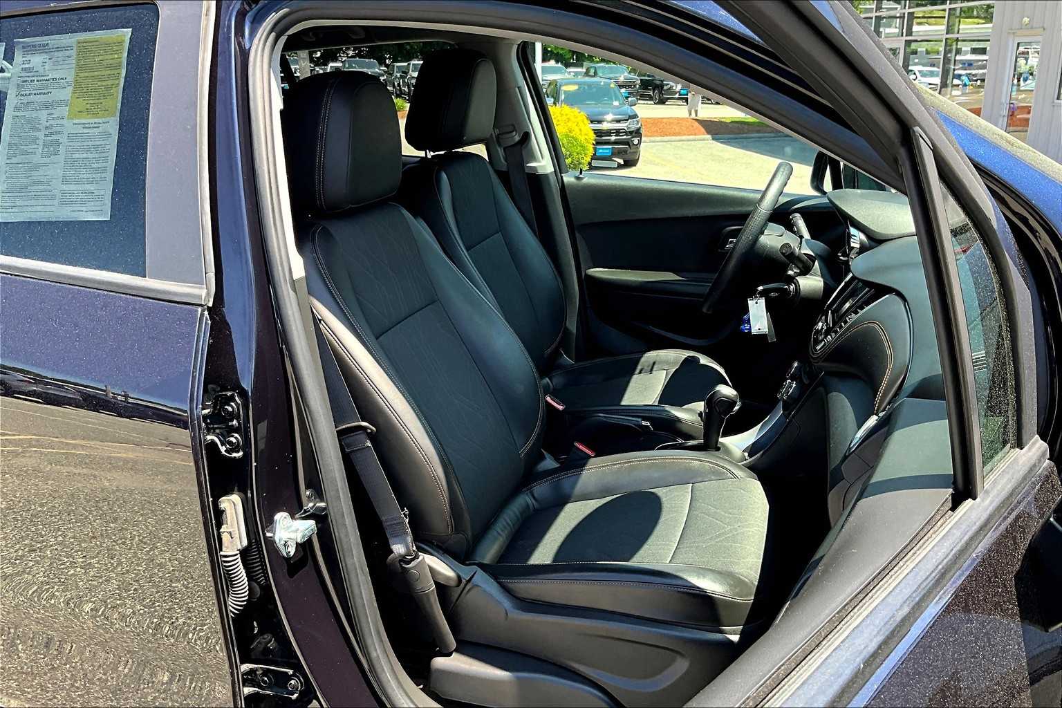2022 Chevrolet Trax LT - Photo 11