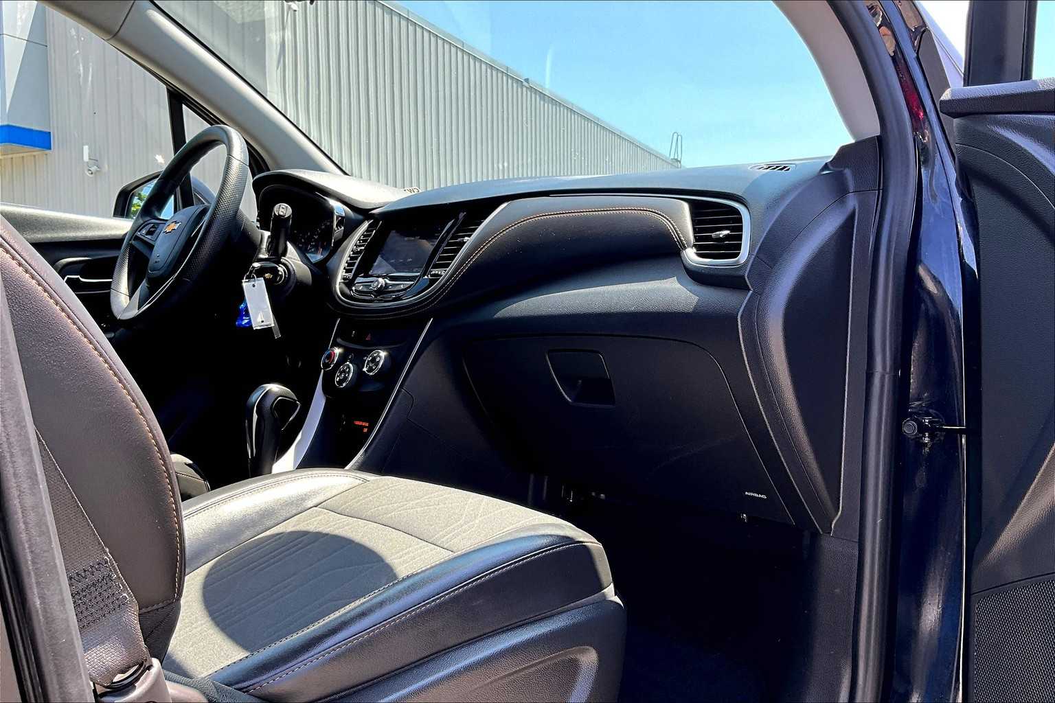 2022 Chevrolet Trax LT - Photo 14