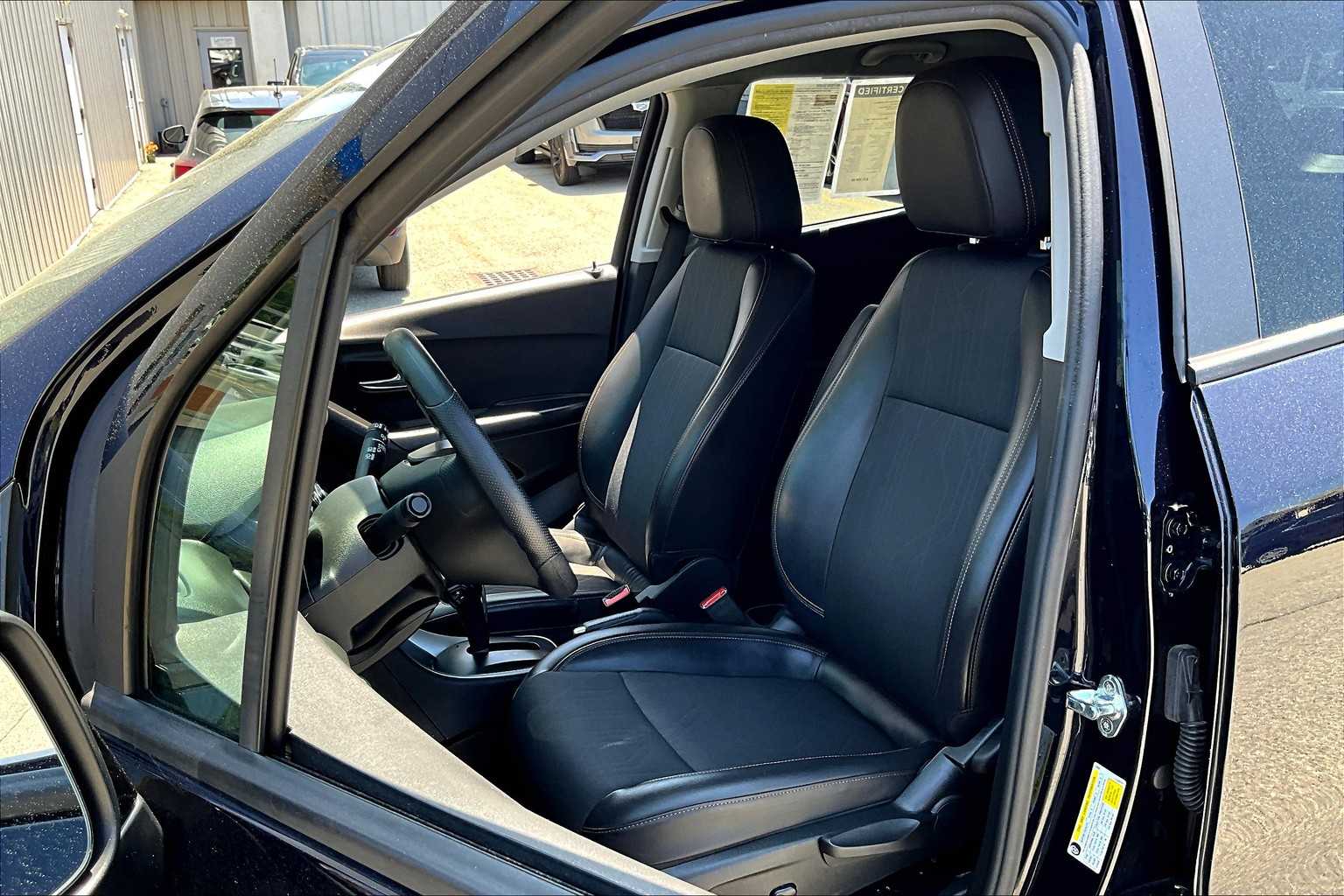 2022 Chevrolet Trax LT - Photo 10