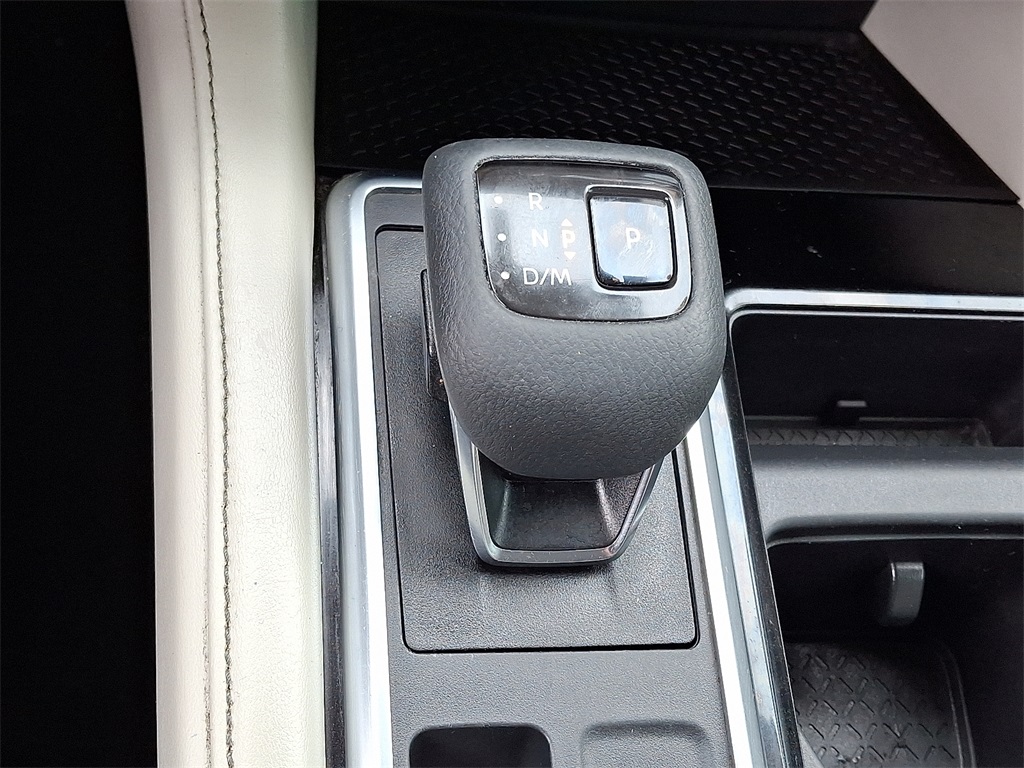 2022 Nissan Pathfinder SV - Photo 16