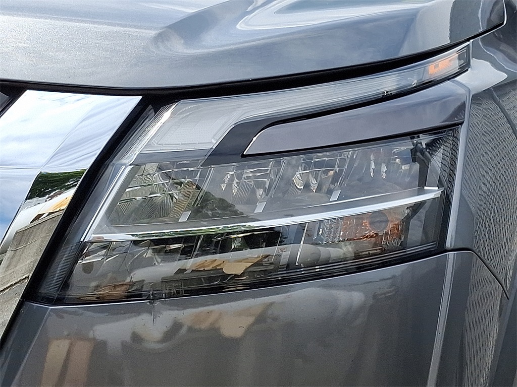 2022 Nissan Pathfinder SV - Photo 8