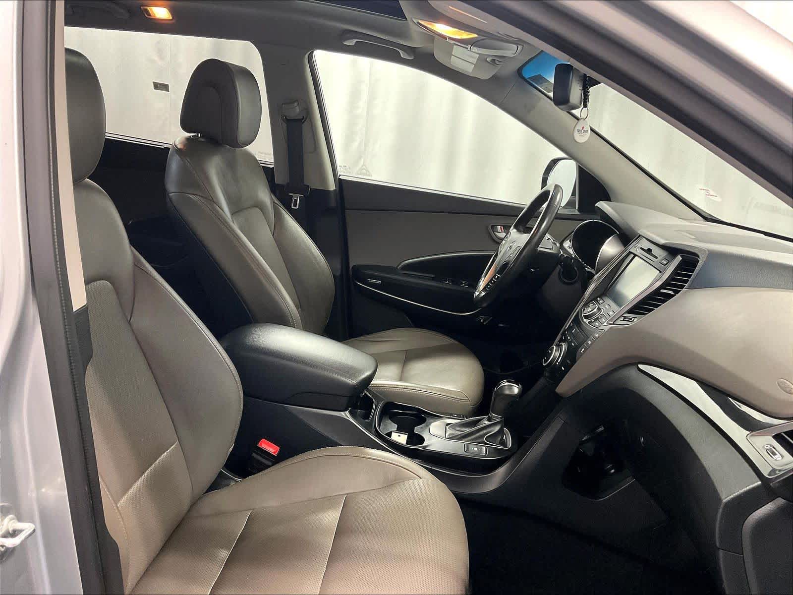 2016 Hyundai Santa Fe Limited - Photo 11