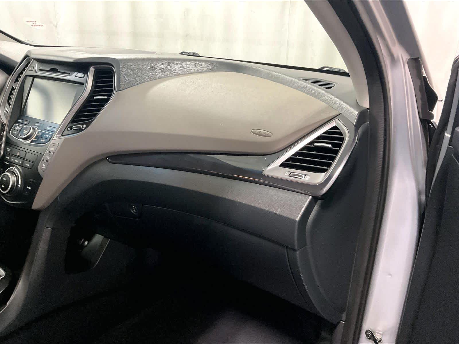 2016 Hyundai Santa Fe Limited - Photo 13